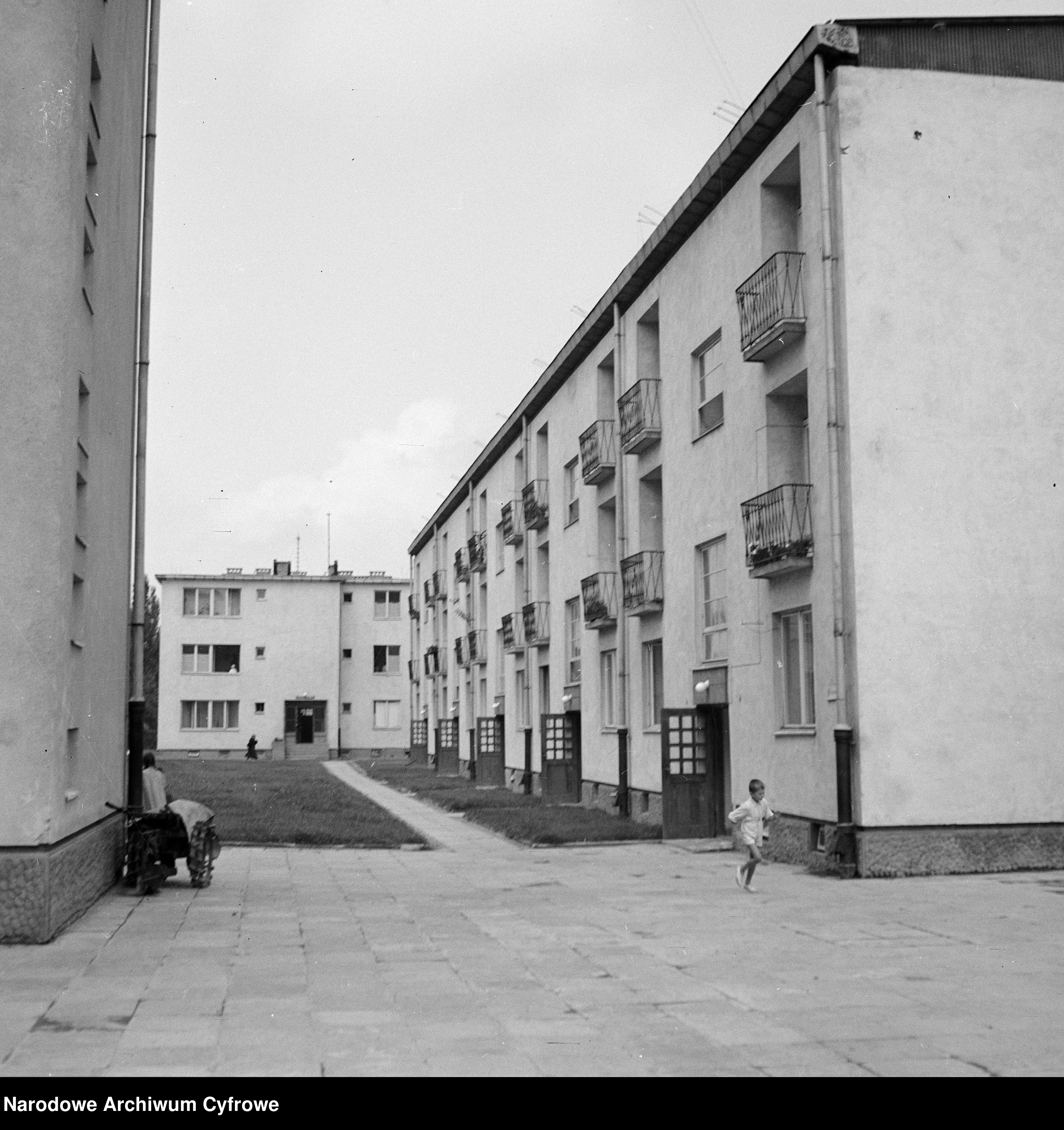 Skan z jednostki: Budowa osiedli Warszawskiej Spółdzielni Mieszkaniowej na Mokotowie w Warszawie