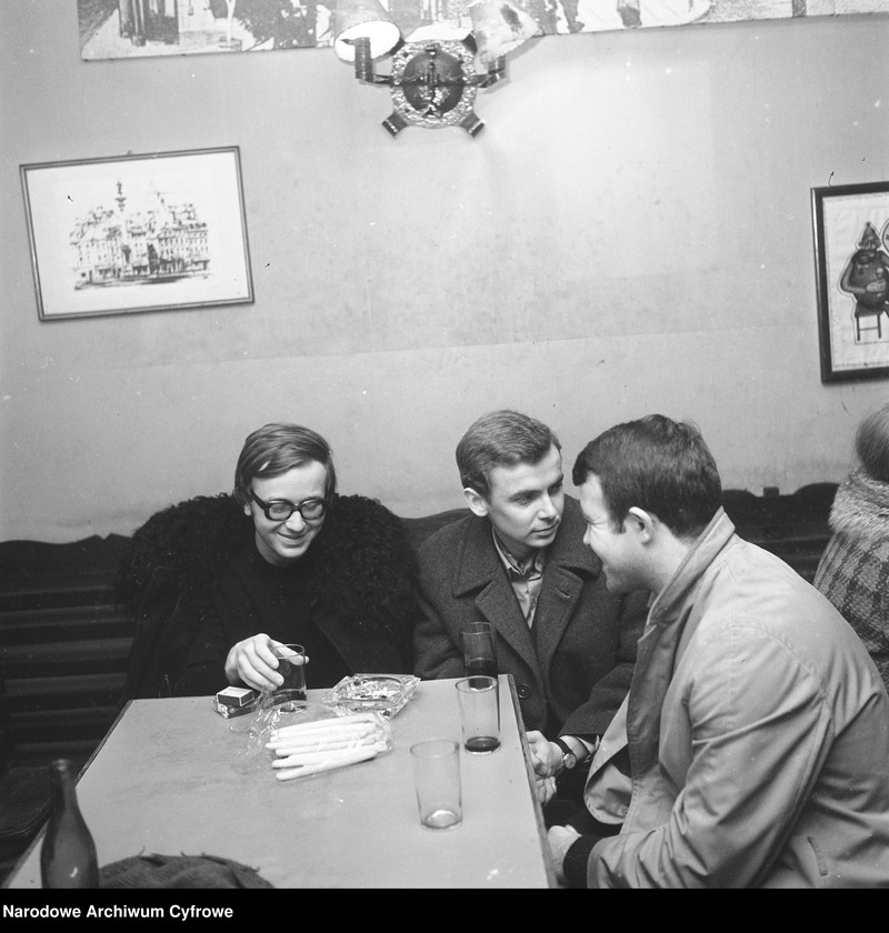 image.from.unit.number "Winiarnia „U Hopfera” w Warszawie przy ul. Krakowskie Przedmieście 53"