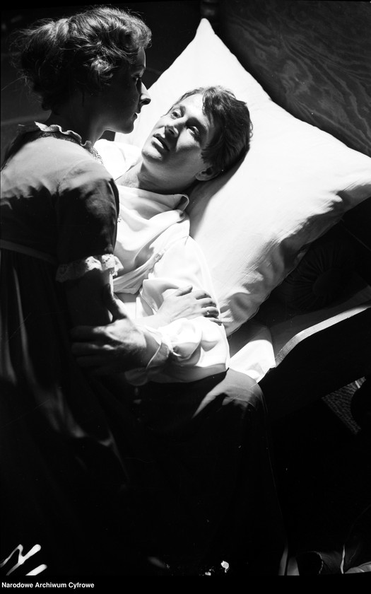 image.from.unit.number "Warszawa. Teatr Powszechny - sztuka "Wojna i pokój""