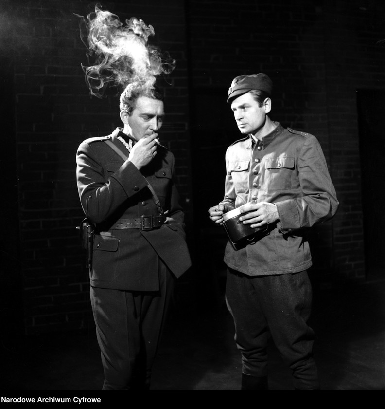 image.from.unit.number "Warszawa. Teatr Powszechny - sztuka "Kolumbowie rocznik 20""