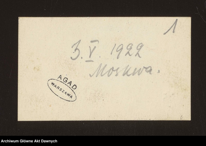 image.from.unit.number "Fotografie członków Mieszanej Komisji Rewindykacyjnej (zbiorowe)."