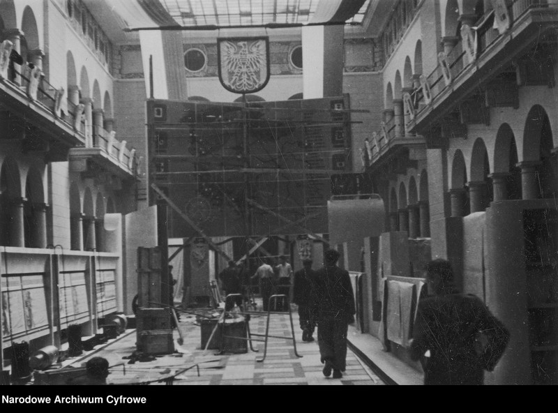 image.from.unit.number "Wystawa Przemysłu Ziem Odzyskanych w salach Państwowego Instytutu Geologicznego przy ul. Rakowieckiej 4 w Warszawie"