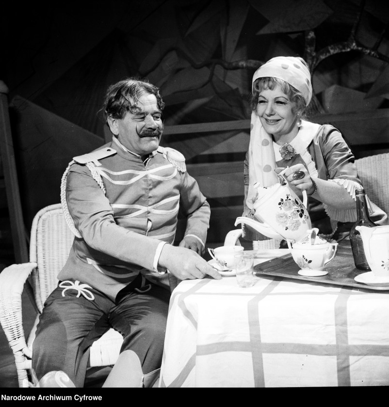 Obraz 17 z jednostki "Warszawa. Teatr Ludowy - sztuka "Żołnierz i bohater""