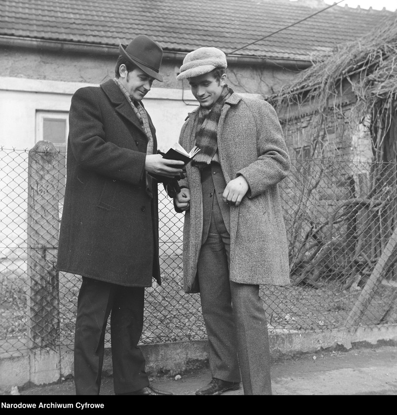 image.from.unit.number "Czesław Wojtera - poseł na sejm, w swoim gospodarstwie rolnym"