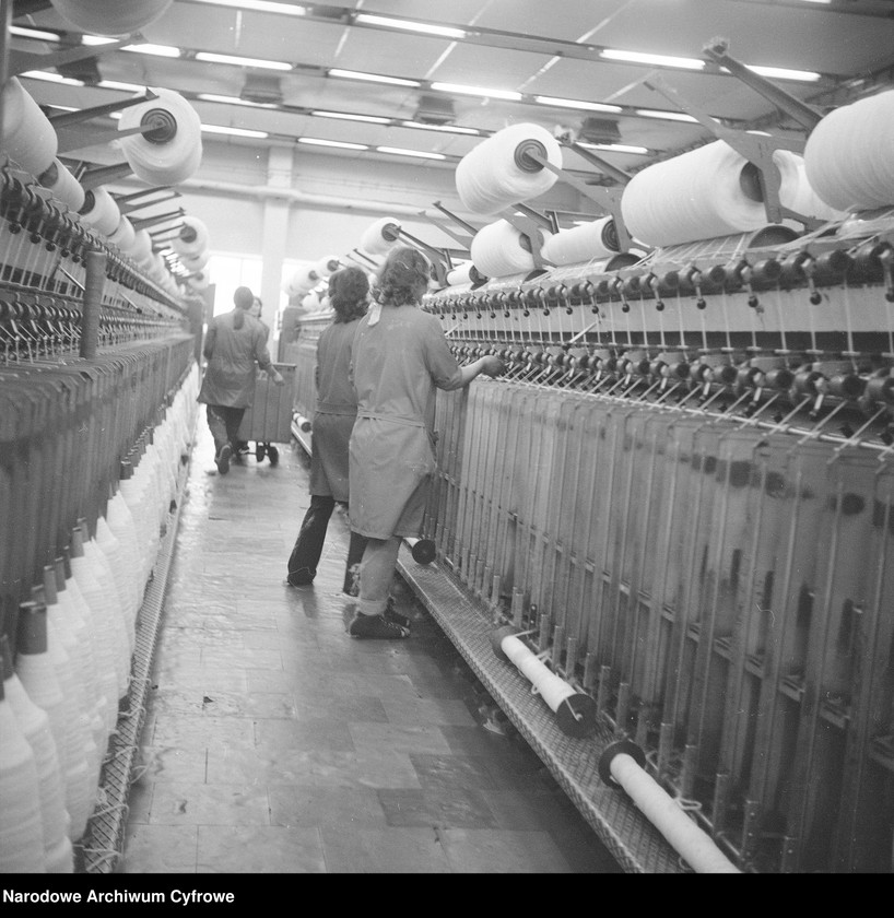 image.from.collection.number "Fabryki i zakłady pracy w PRL111"