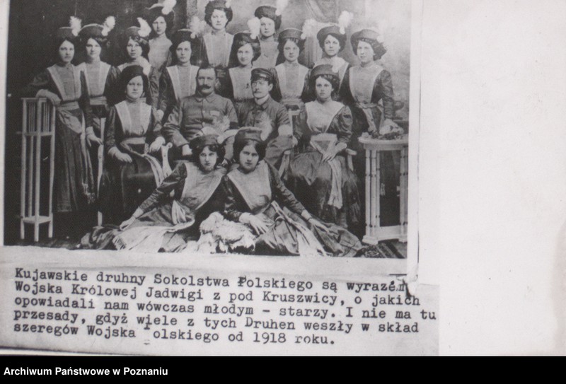Obraz 3 z jednostki "Kujawskie druhny Sokolnictwa Polskiego spod Kruszwicy."