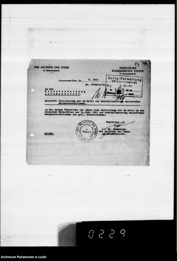 Obraz 17 z jednostki "Korrespondenz betr.Versicherung der im Getto zur Konfektionierung umlaufenden Wehrmachtsuniformen und Aufstellung über ausgeführte Transporte."