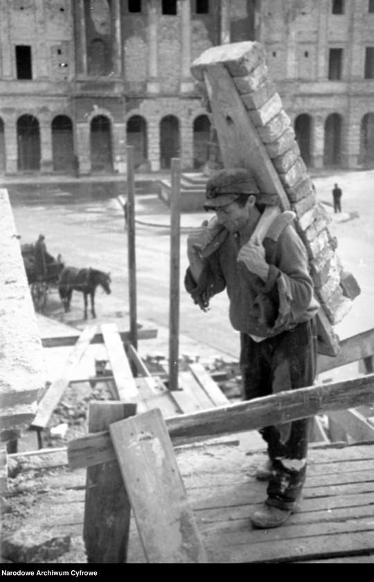 Obraz 2 z jednostki "Odbudowa Warszawy. Migawki z Warszawy"