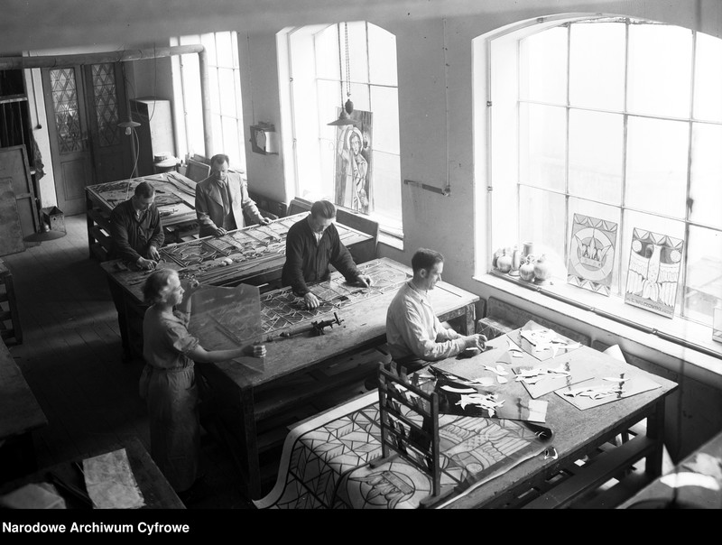 image.from.unit.number "Krakowski Zakład Witraży, Oszkleń Artystycznych i Fabryka Mozaiki Szklanej S.G. Żeleński w Krakowie"