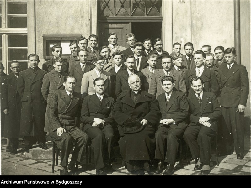 image.from.unit.number "Katolickie Stowarzyszenie Młodzieży Męskiej obwód bydgoski (album)"