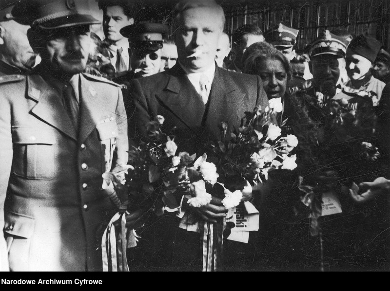 Obraz 2 z jednostki "Uczestnicy Zjazdu Komitetów Słowiańskich podczas wizyty we Wrocławiu"