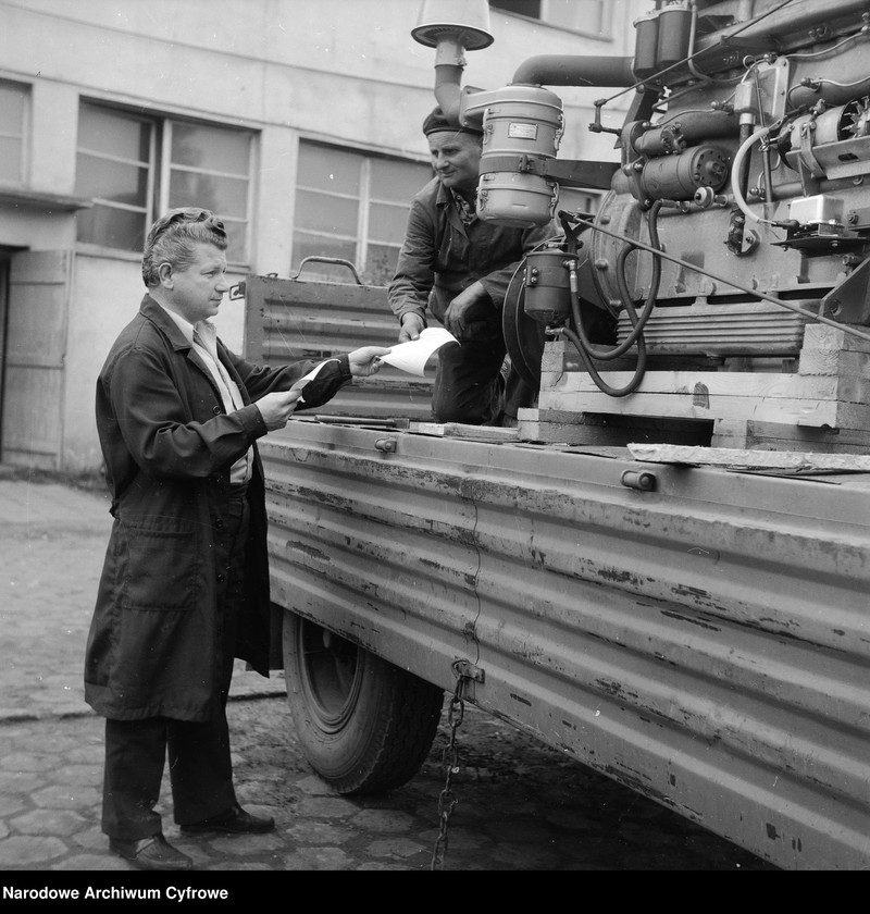 image.from.unit.number "Fabryka Maszyn Żniwnych w Płocku"