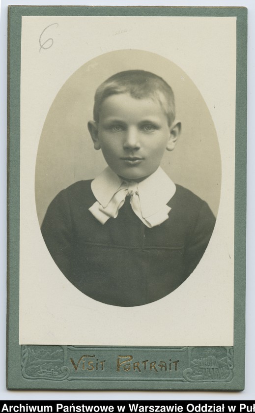 Obraz 25 z kolekcji "Chłopcy w niebieskich mundurkach... - uczniowie pułtuskiego Gimnazjum z okresu I wojny światowej"