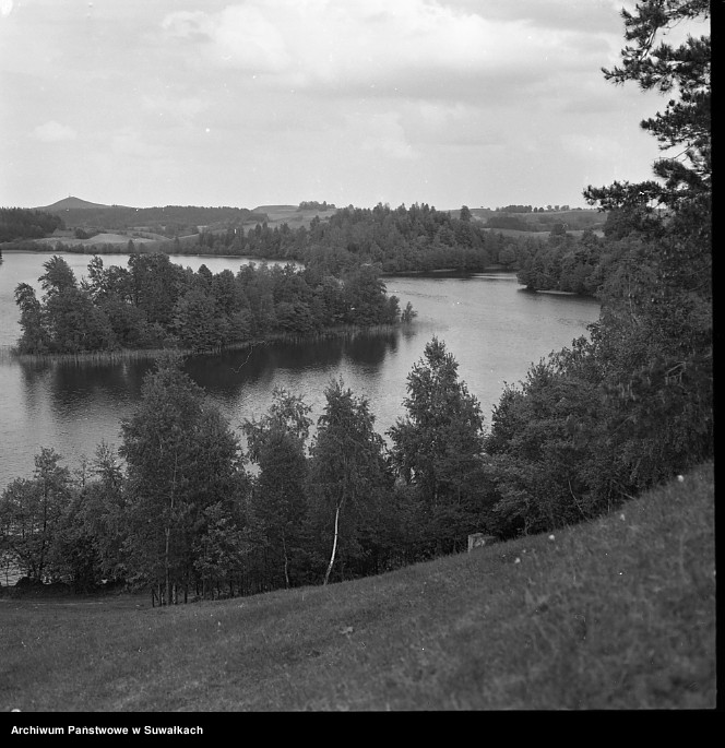 image.from.unit.number "Góra Cisowa i jezioro Szurpiły, okolice Suwałk."