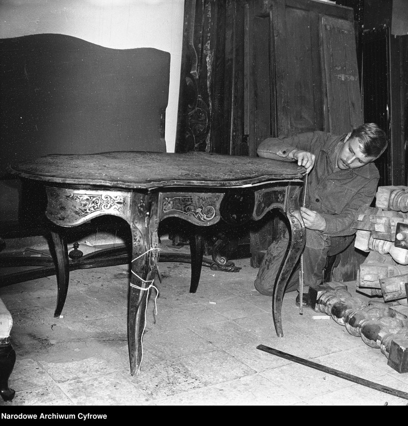 image.from.unit.number "Zakłady Wytwórcze Mebli Artystycznych Henryków"