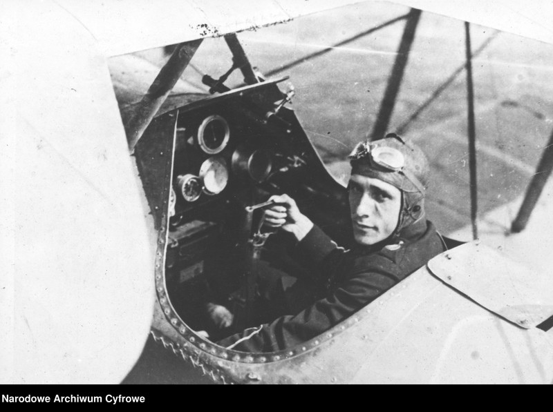 image.from.unit.number "Kowalski"