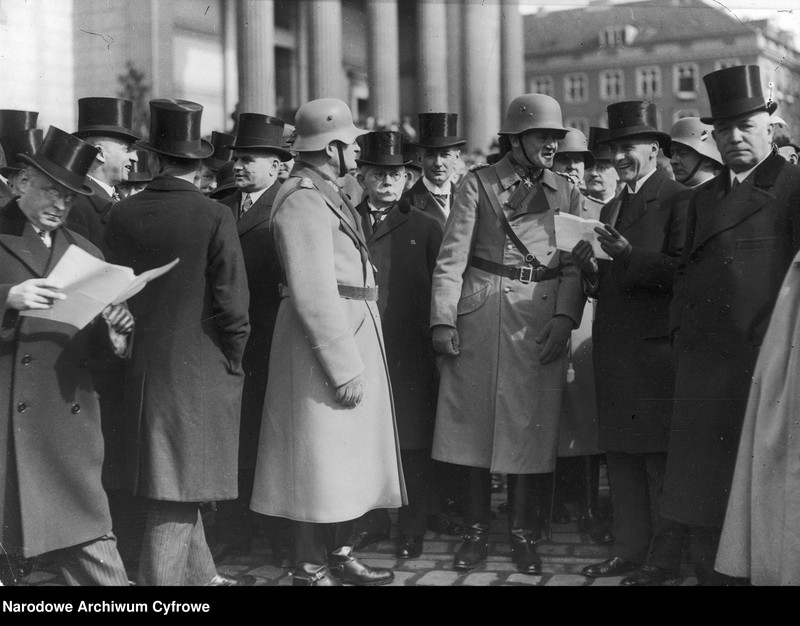 image.from.unit.number "Uroczyste posiedzenie Reichstagu w kościele garnizonowym w Poczdamie"