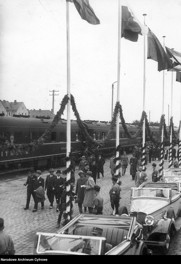 image.from.unit.number "Parteitag NSDAP (Narodowo-Socjalistycznej Niemieckiej Partii Robotników) w Norymberdze"