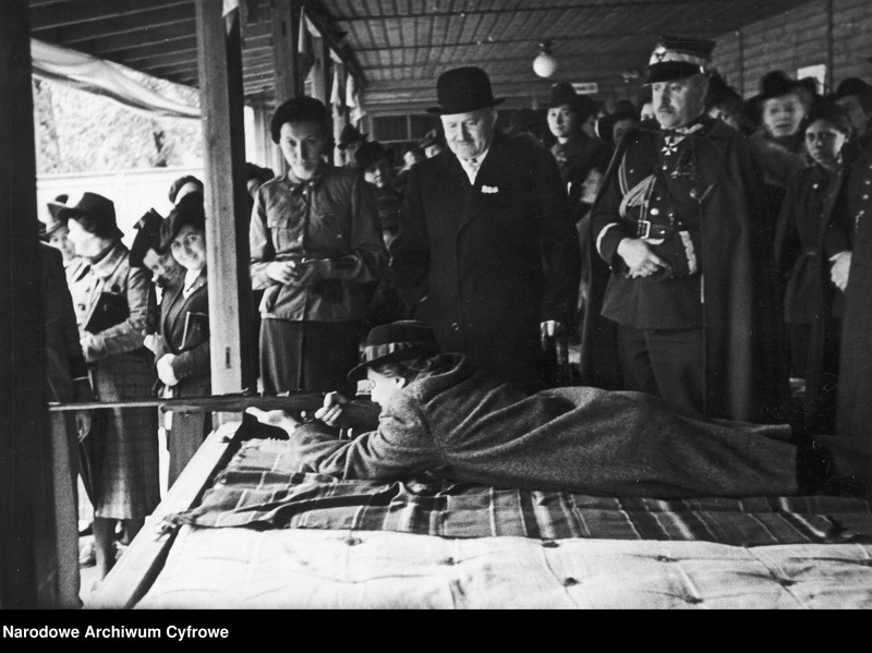 Obraz 3 z jednostki "Centralne Zawody Strzeleckie Kobiet w Warszawie"