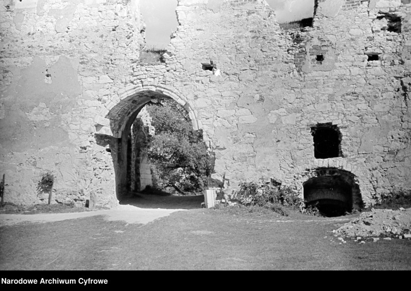 image.from.unit.number "Janowiec"