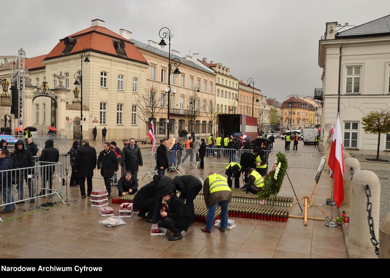 Obraz 13 z jednostki "Uroczystość upamiętniająca czwartą rocznicę katastrofy smoleńskiej"