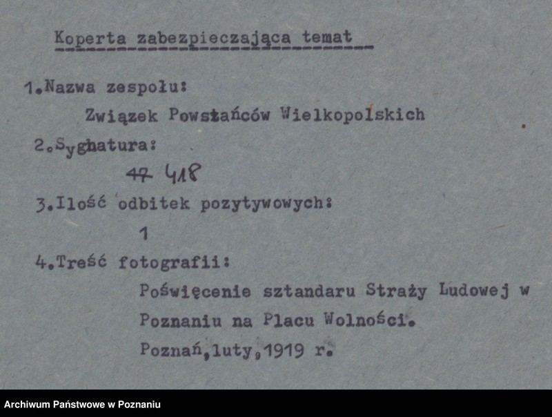 Obraz 4 z jednostki "Poświęcenie sztandaru Straży Ludowej na Placu Wolności w Poznaniu. Na pierwszym planie generał Dupont - szef alianckiej misji wojskowej."