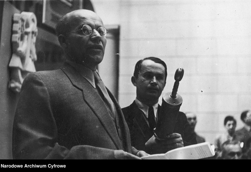 image.from.unit.number "Wystawa Przemysłu Ziem Odzyskanych w salach Państwowego Instytutu Geologicznego przy ul. Rakowieckiej 4 w Warszawie"