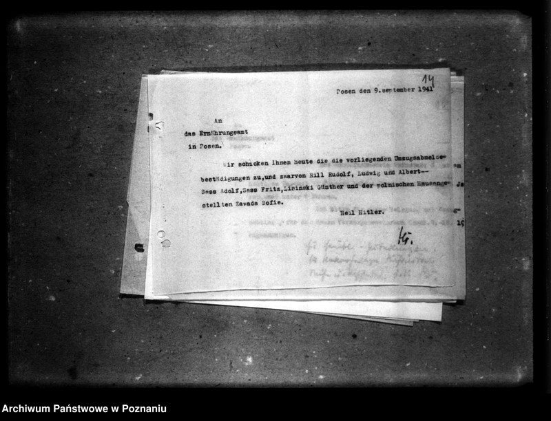 Obraz 18 z jednostki "Schriftwechsel mit dem Ernährungsamt [Korespondencja w sprawie przydziałów żywności, stany dzienne, listy personalne]."