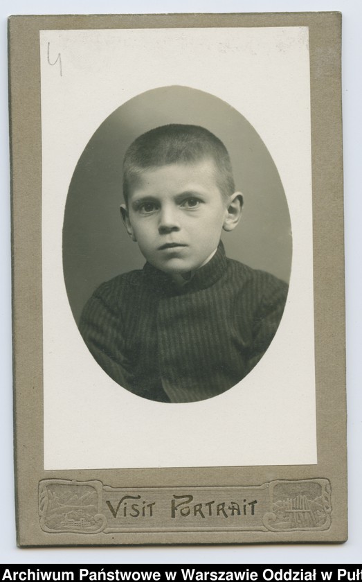 Obraz 7 z kolekcji "Chłopcy w niebieskich mundurkach... - uczniowie pułtuskiego Gimnazjum z okresu I wojny światowej"