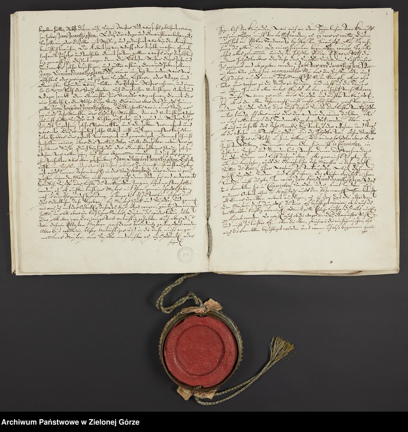 image.from.unit.number "[August II [Saski], król polski [...] elektor saski [...] potwierdza cechowi mydlarzy i świecarzy we Wschowie i transumuje postanowienia statutowe"