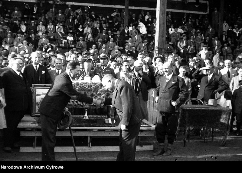 image.from.unit.number "Jubileusz 25 lecia Towarzystwa Sportowego Wisła Kraków"