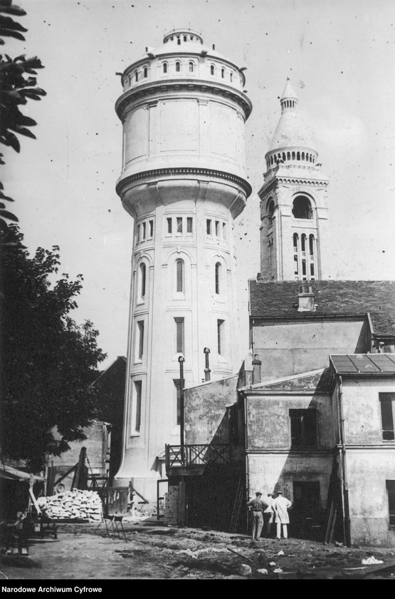 image.from.unit.number "Wieża ciśnień na Montmartre w Paryżu"