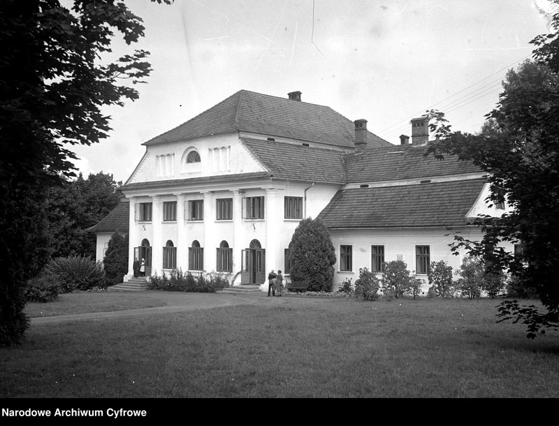 image.from.unit.number "Dworek Kępińskich w Moszczanicy"
