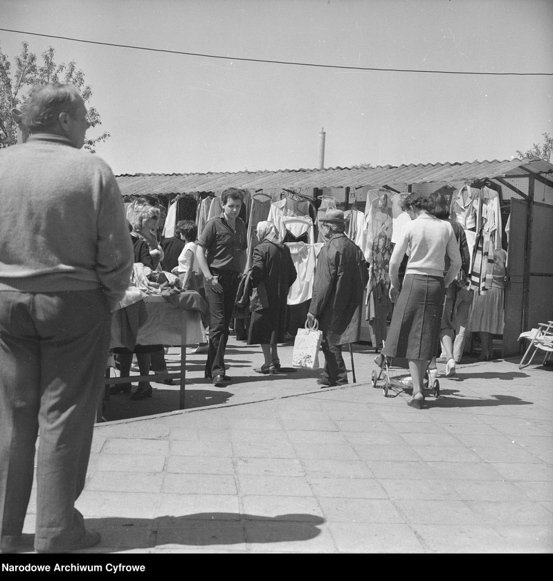 image.from.unit.number "Bazar przy ul. Paderewskiego w Rembertowie"