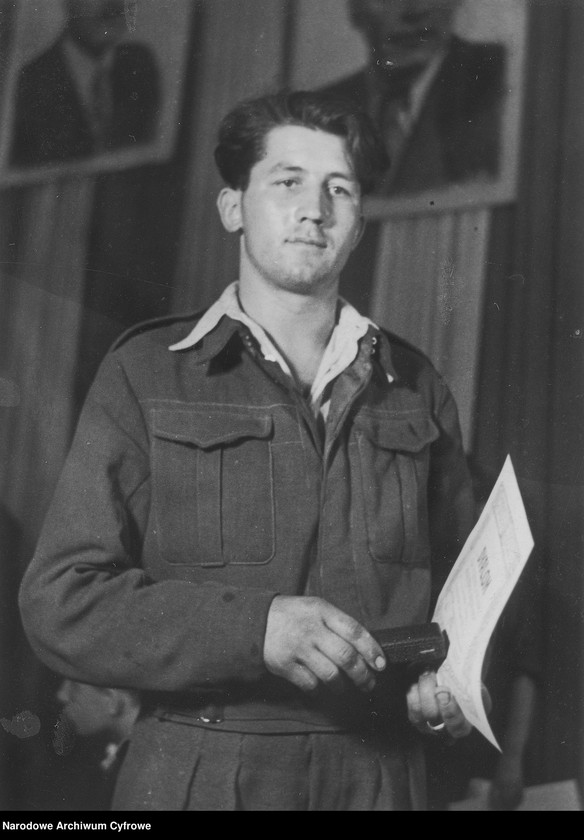 image.from.unit.number "Zakończenie młodzieżowego wyścigu pracy województwa warszawskiego w Warszawie"