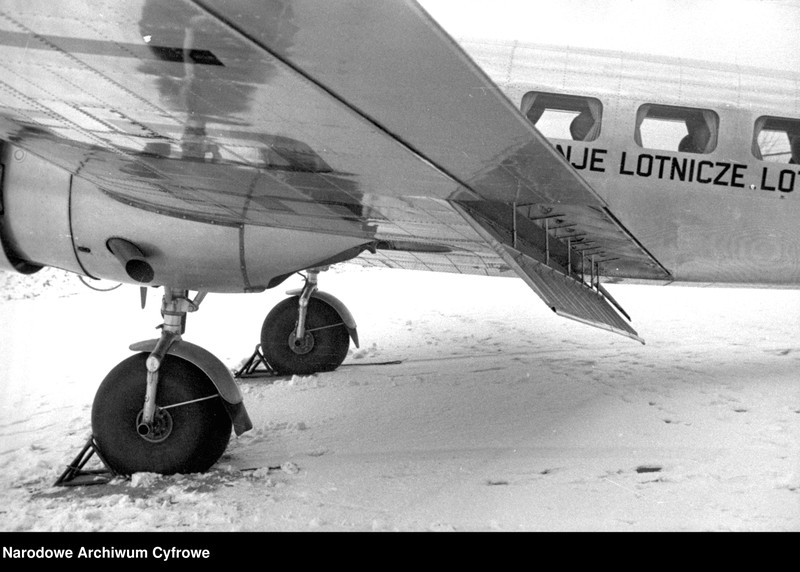 image.from.unit.number "Samolot pasażerski Lockheed L-10 Electra (SP-BGH)"