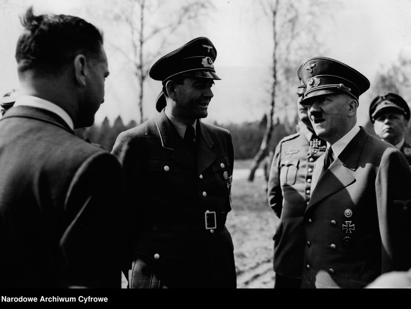 image.from.unit.number "Obchody rocznicy urodzin Adolfa Hitlera w kwaterze głównej"