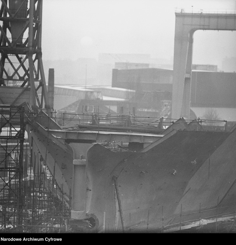 image.from.unit.number "Stocznia Szczecińska im. Adolfa Warskiego"