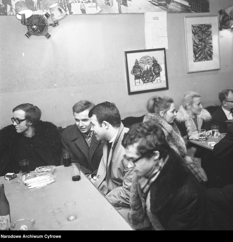 image.from.unit.number "Winiarnia „U Hopfera” w Warszawie przy ul. Krakowskie Przedmieście 53"