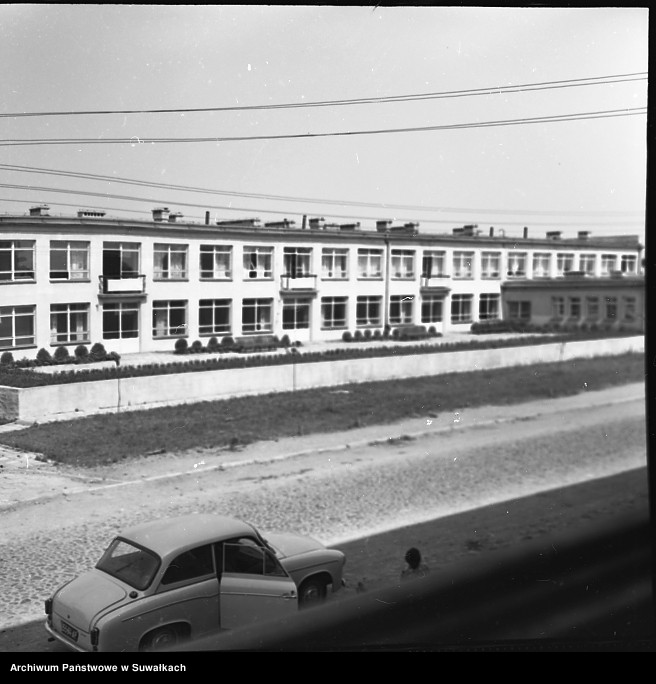 image.from.unit.number "Przychodnia Obwodowa przy ulicy Waryńskiego w Suwałkach."