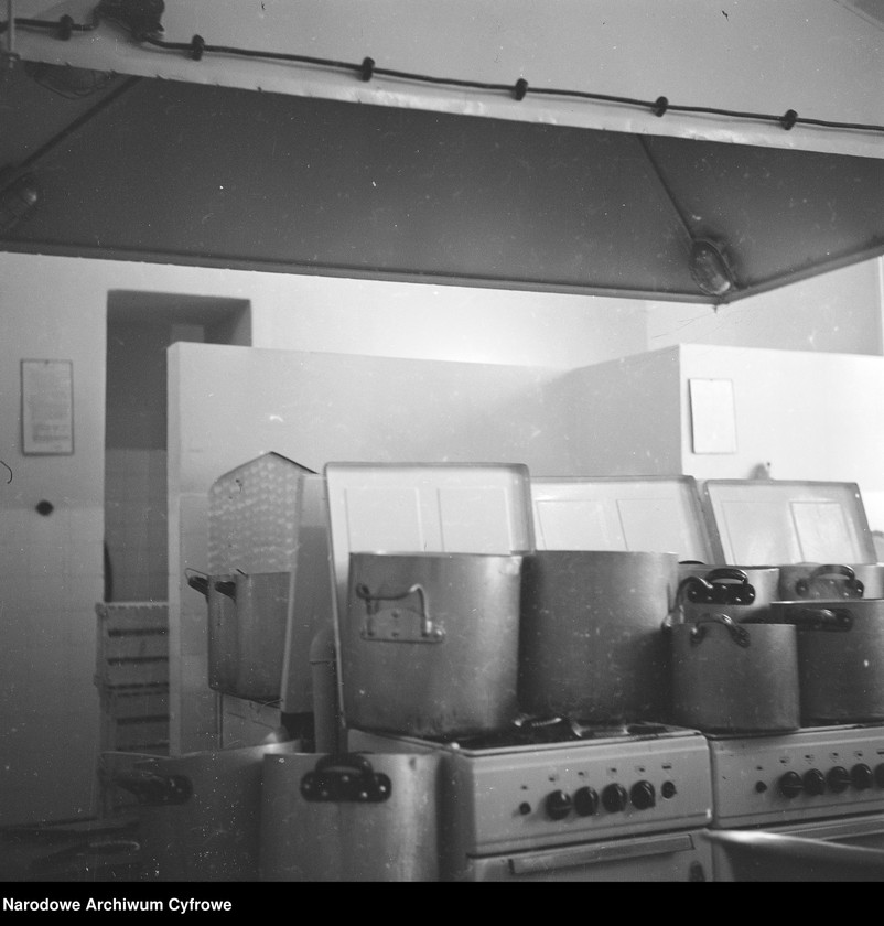 image.from.unit.number "Bar mleczny "Familijny" przy ul. Nowy Świat 39 w Warszawie"