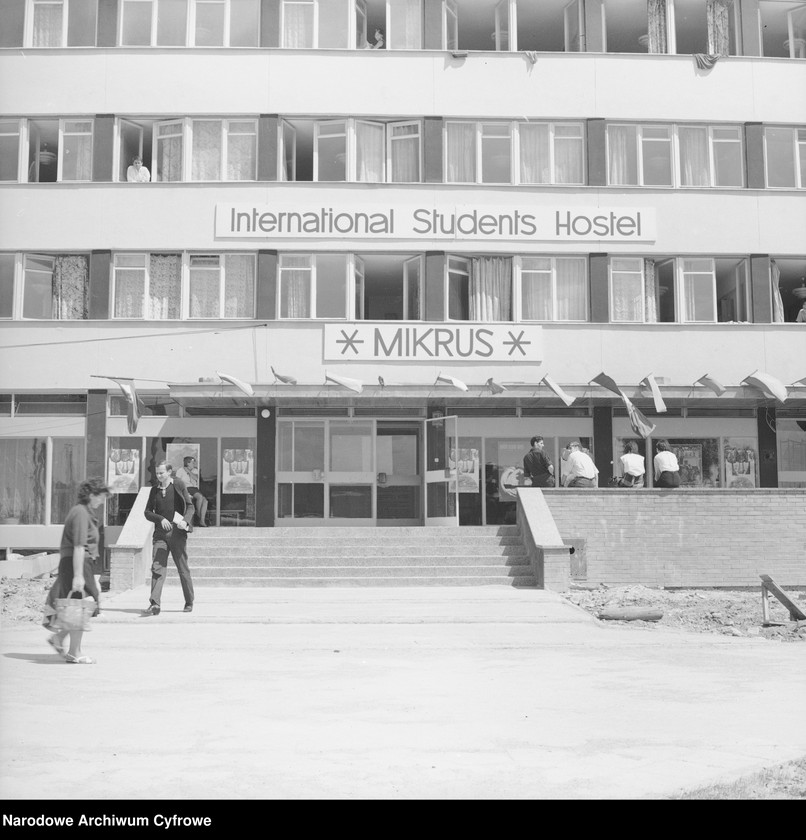 image.from.unit.number "Cudzoziemcy zwiedzający Warszawę"