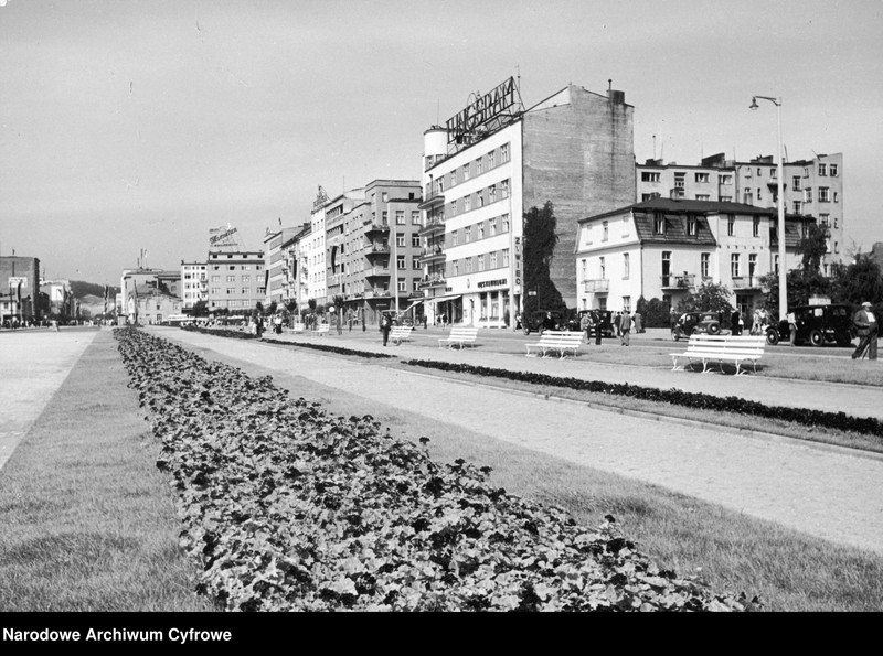 Obraz 3 z kolekcji "Gdynia lat 30. XX wieku na fotografiach Henryka Poddębskiego111"