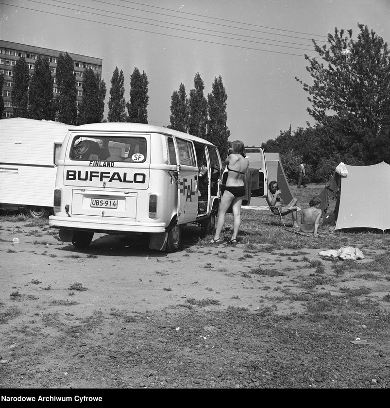 image.from.unit.number "Kemping nr 34 przy ul. Żwirki i Wigury w Warszawie"