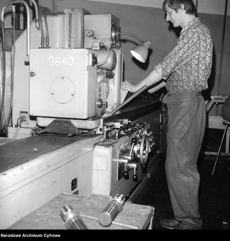 image.from.unit.number "Fabryka Maszyn Żniwnych w Płocku"