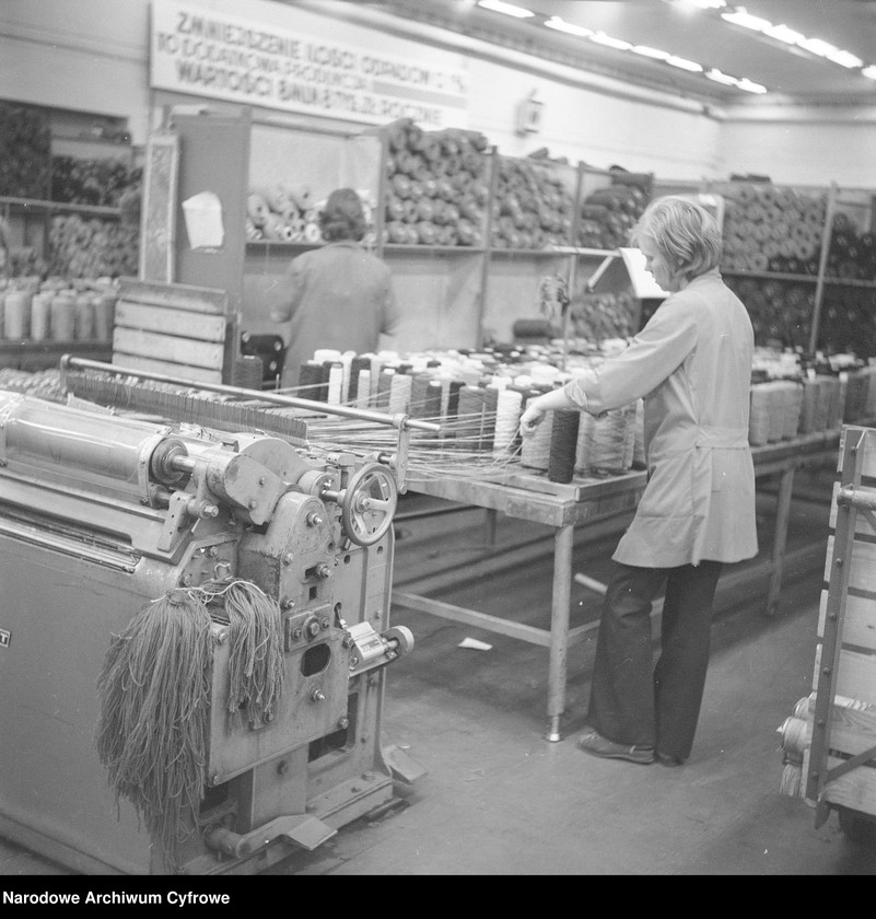 image.from.collection.number "Fabryki i zakłady pracy w PRL111"