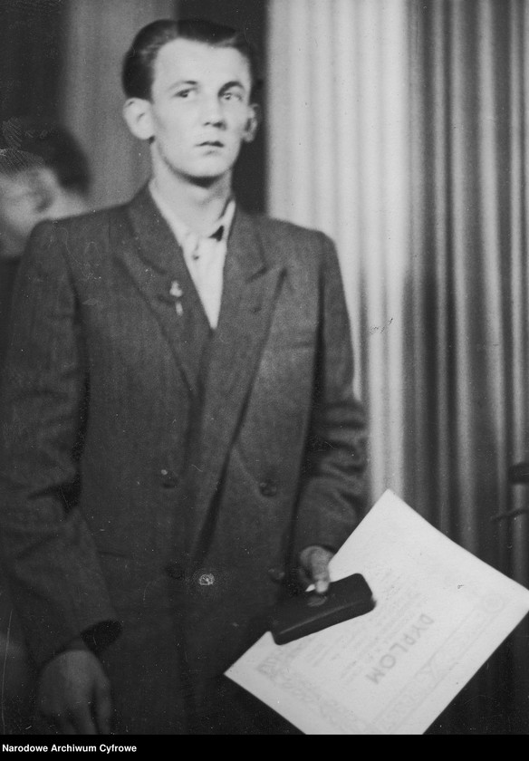 image.from.unit.number "Zakończenie młodzieżowego wyścigu pracy województwa warszawskiego w Warszawie"