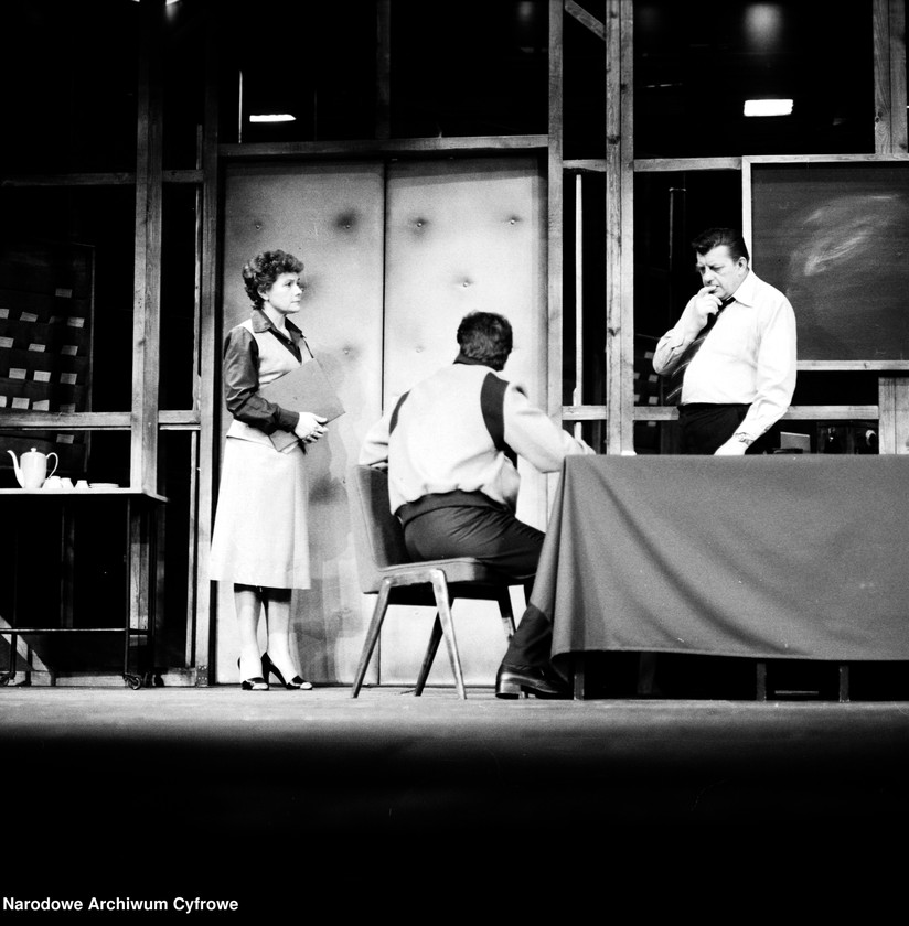 Obraz 10 z jednostki "Warszawa. Teatr Nowy - sztuka "A deszcz ciągle pada""