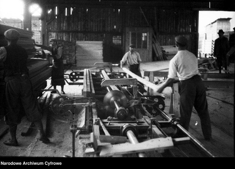 image.from.unit.number "Tartak w Skolem"