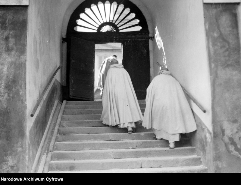 image.from.unit.number "Klasztor Kamedułów na Bielanach w Krakowie"